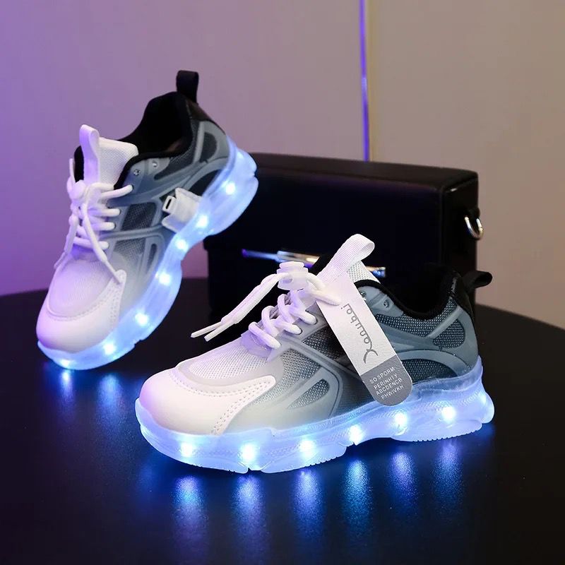 CHAUSSURES LUMINEUSES BLANC-NOIR , RECHARGEABLES